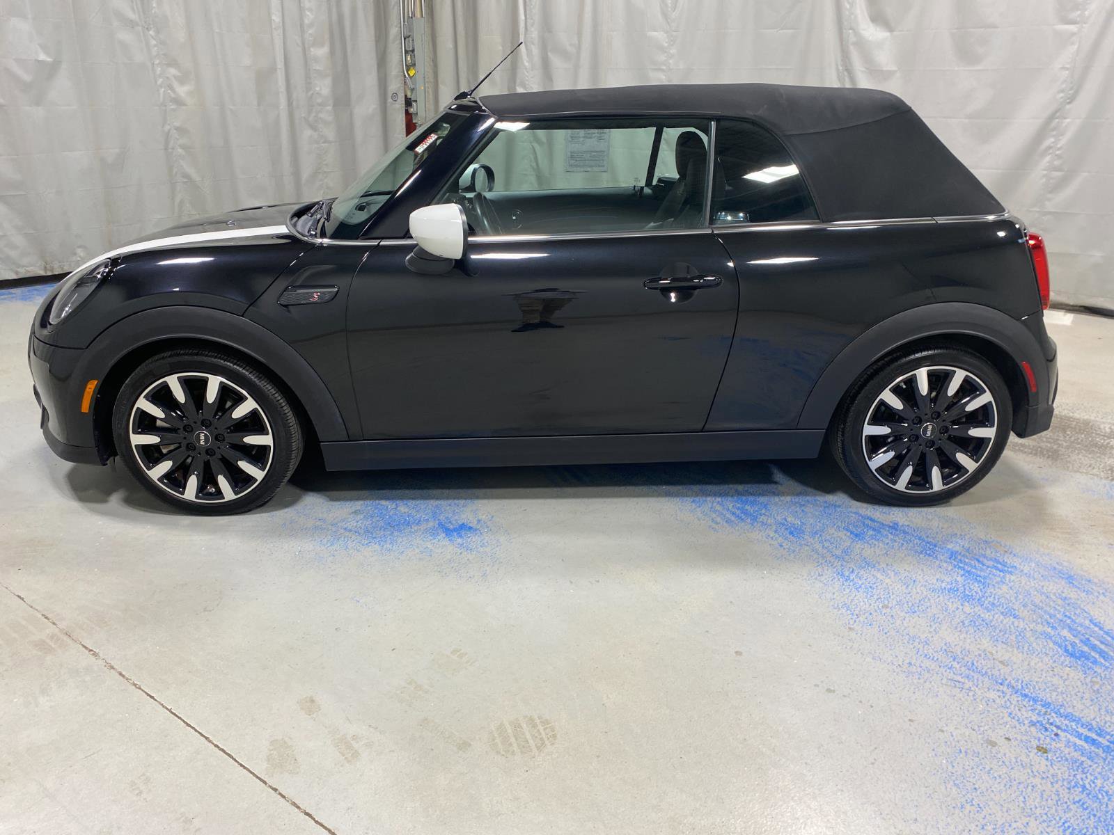 Certified 2023 MINI Cooper S image 9