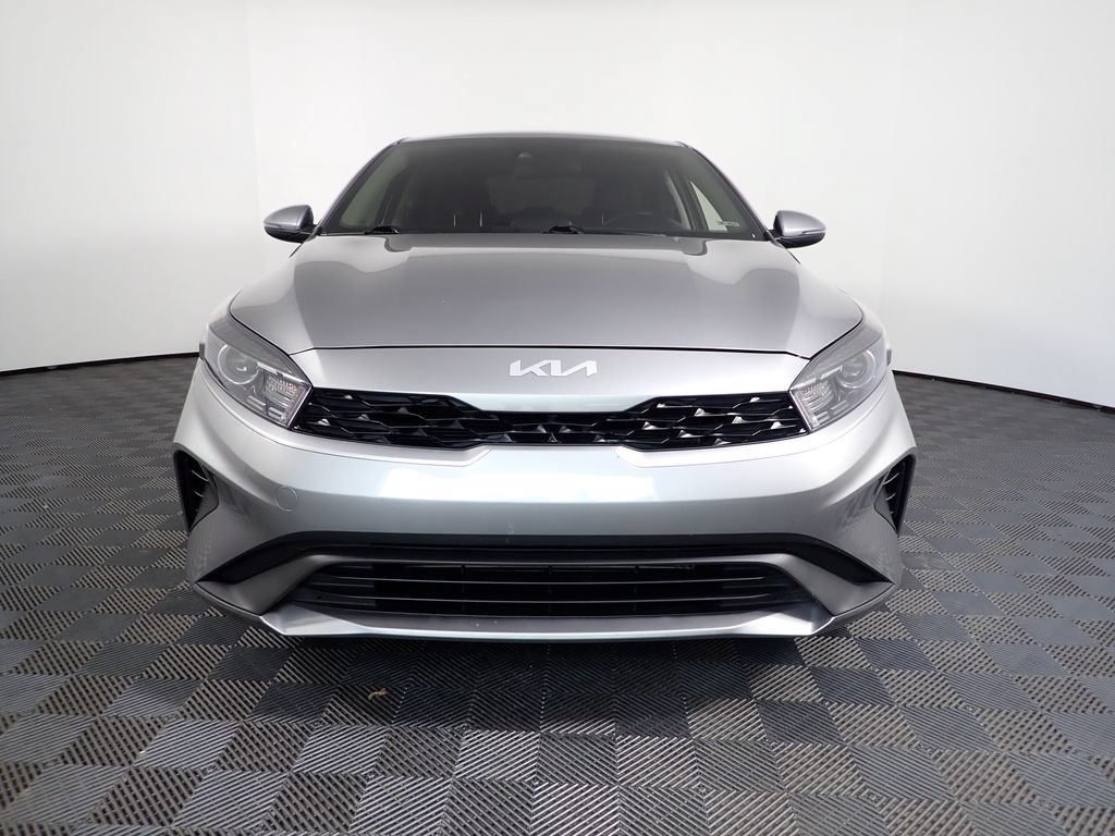 Used 2023 Kia Forte LXS w/ LXS Technology Package FWD image 9