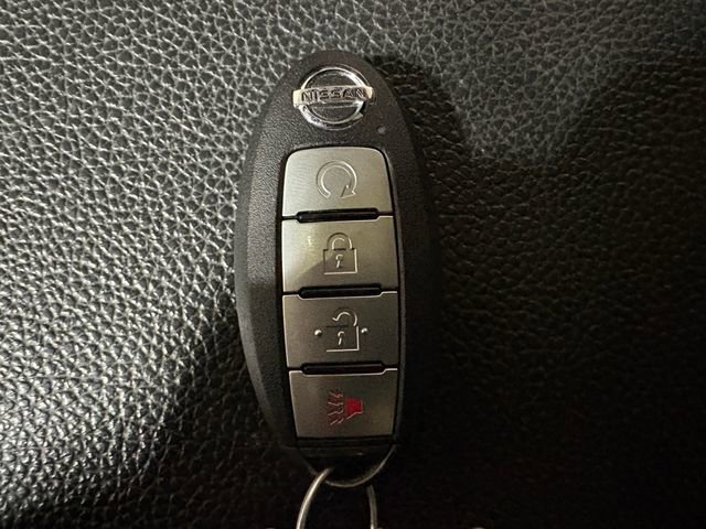 Used 2021 Nissan Titan PRO-4X w/ Pro-4x Convenience Package image 33