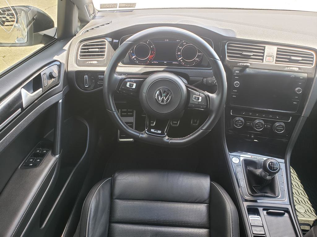 Used 2018 Volkswagen Golf R 4-Door AWD/4WD image 15