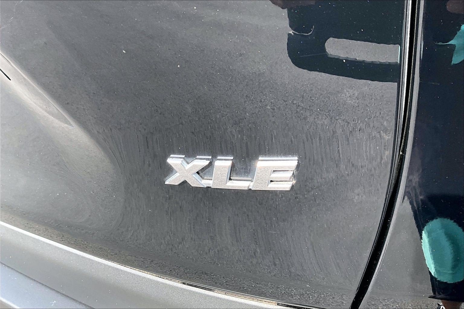 Used 2022 Toyota RAV4 XLE Premium FWD image 8