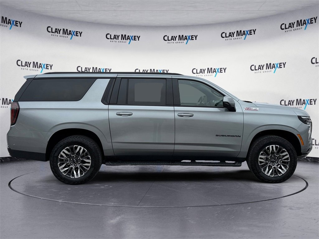 Used 2025 Chevrolet Suburban Z71 image 6