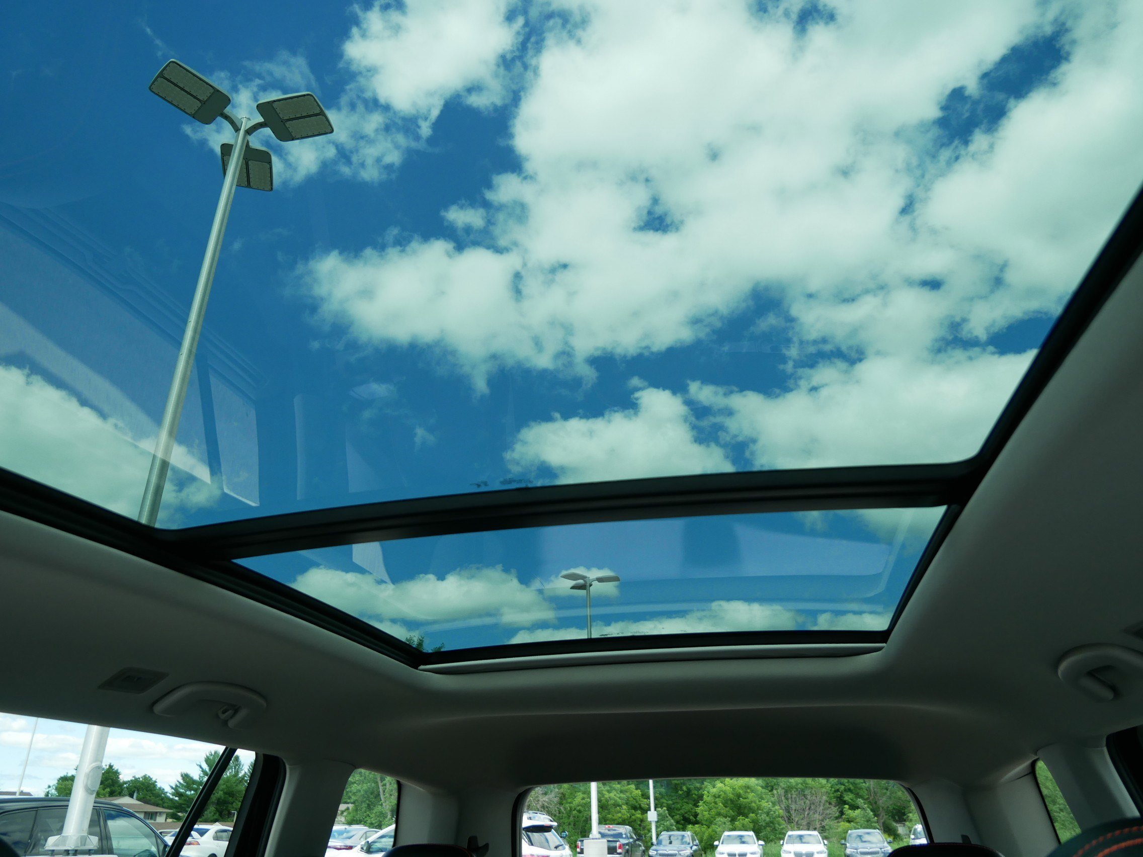 Certified 2025 Volkswagen Atlas Peak Edition SE image 33