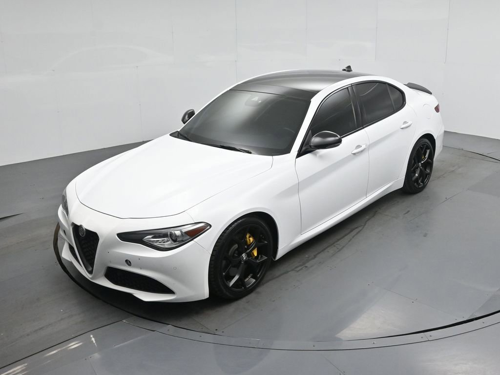 Used 2021 Alfa Romeo Giulia Ti w/ Nero Edizione RWD image 33