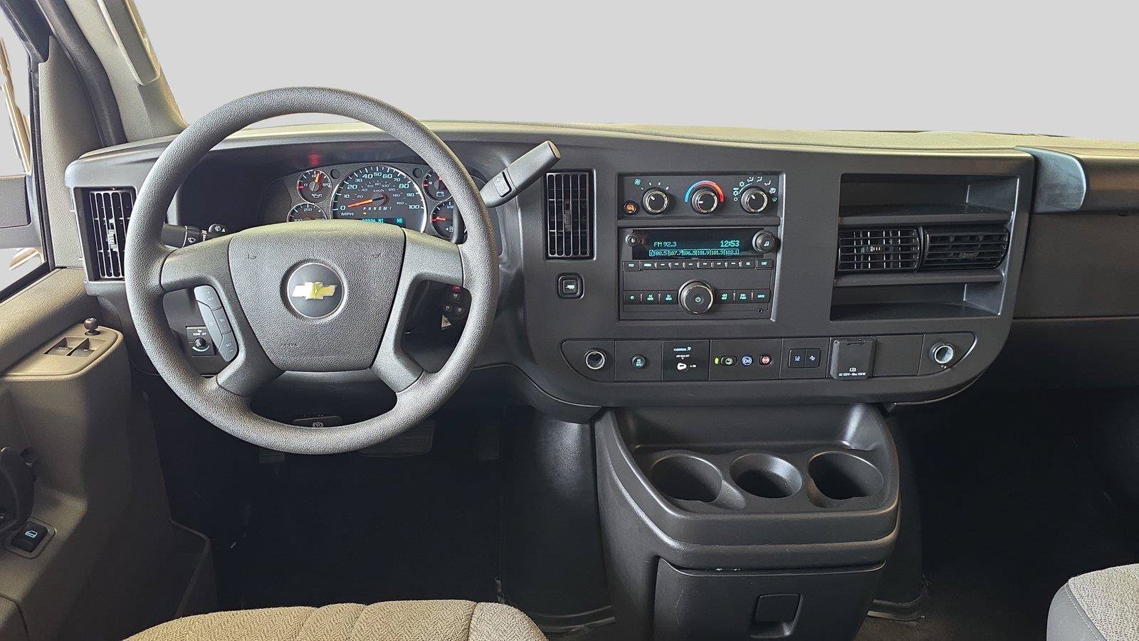 Used 2025 Chevrolet Express 3500 LT w/ LT Preferred Equipment Group RWD image 9