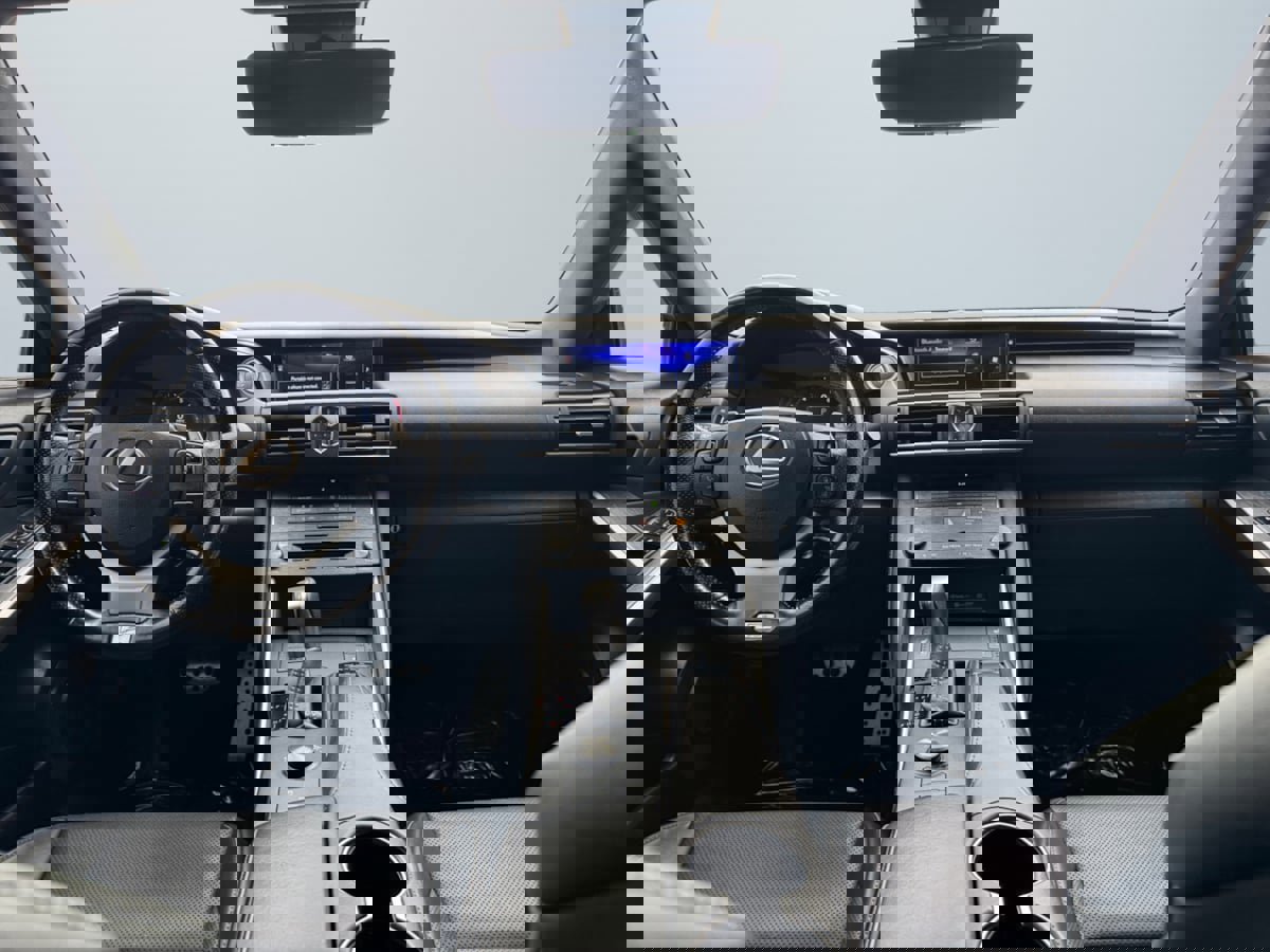 Used 2020 Lexus IS 300 F Sport w/ F Sport Package image 9