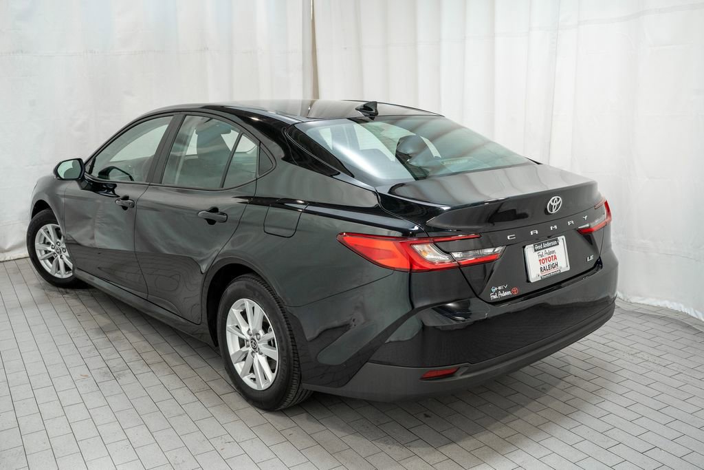 Used 2025 Toyota Camry LE image 3
