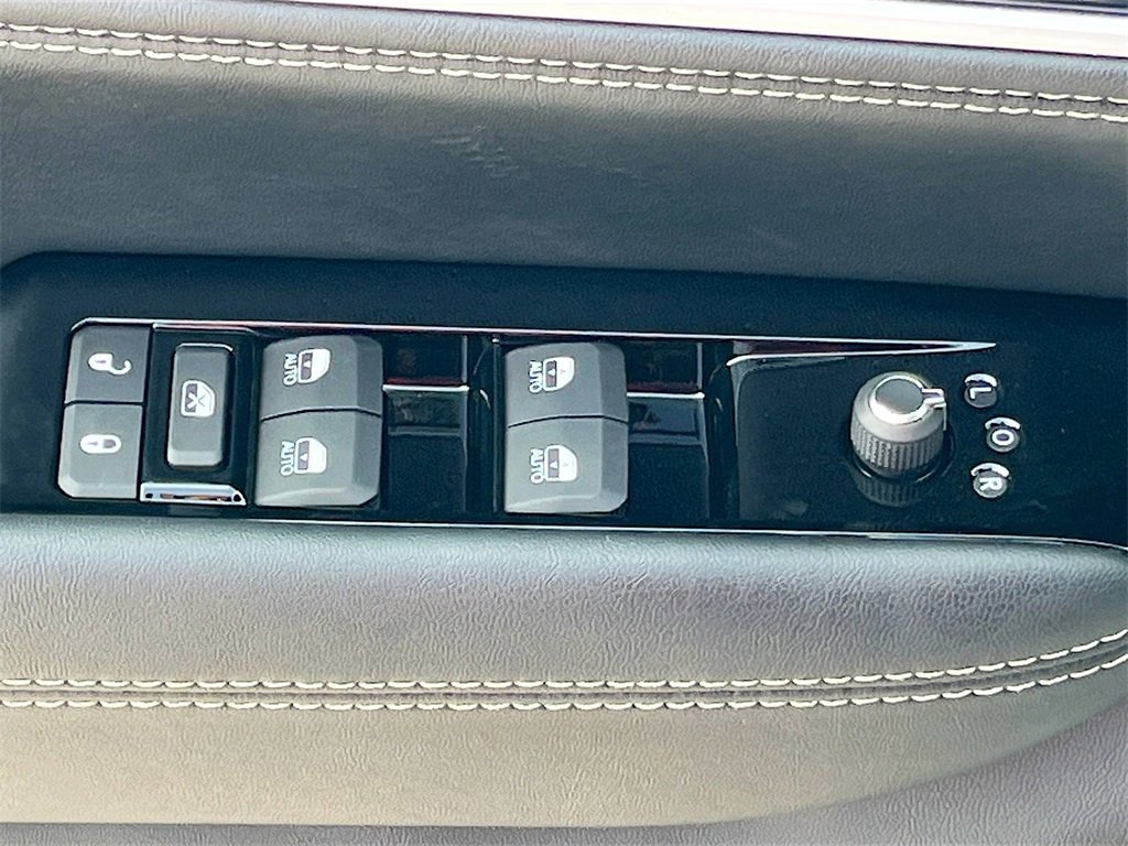 New 2025 Jeep Wagoneer L Series II w/ Premium Group I image 28