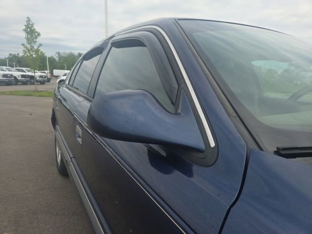Used 2002 Lincoln Continental FWD image 5