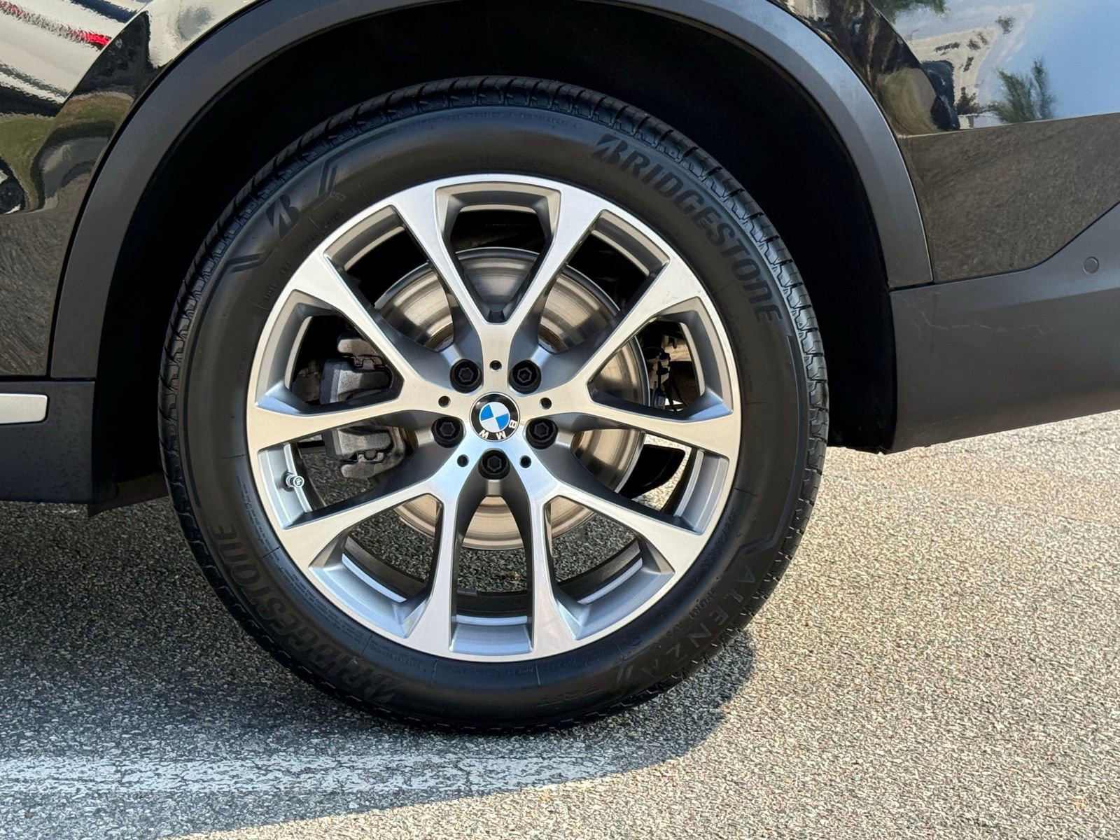 Used 2024 BMW X5 sDrive40i w/ Parking Assistance Package image 19