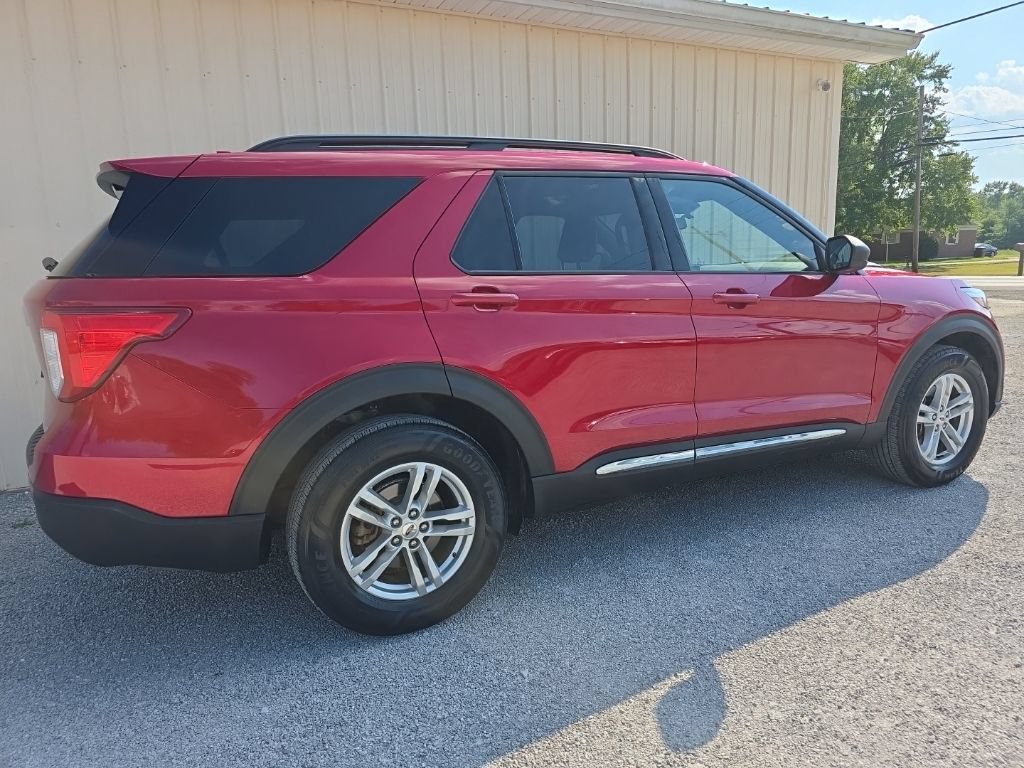 Used 2020 Ford Explorer XLT w/ Equipment Group 202A AWD/4WD image 4