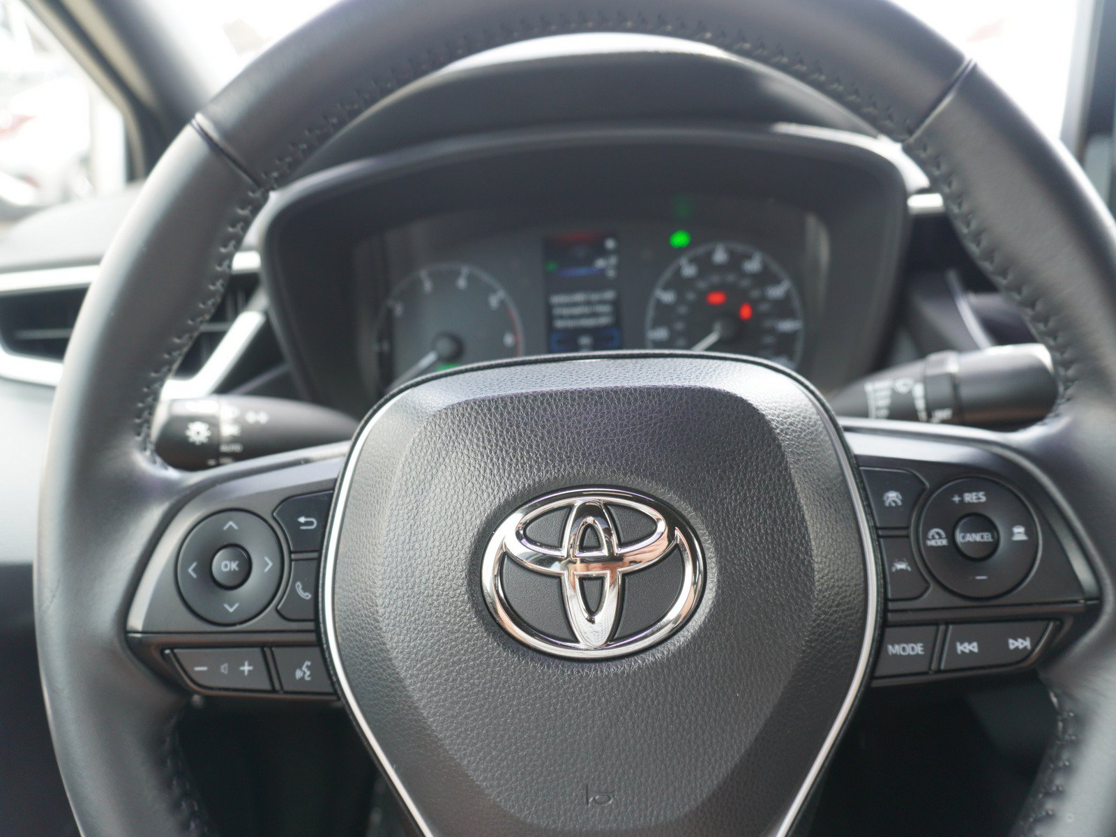 Used 2023 Toyota Corolla SE w/ SE Package FWD image 22
