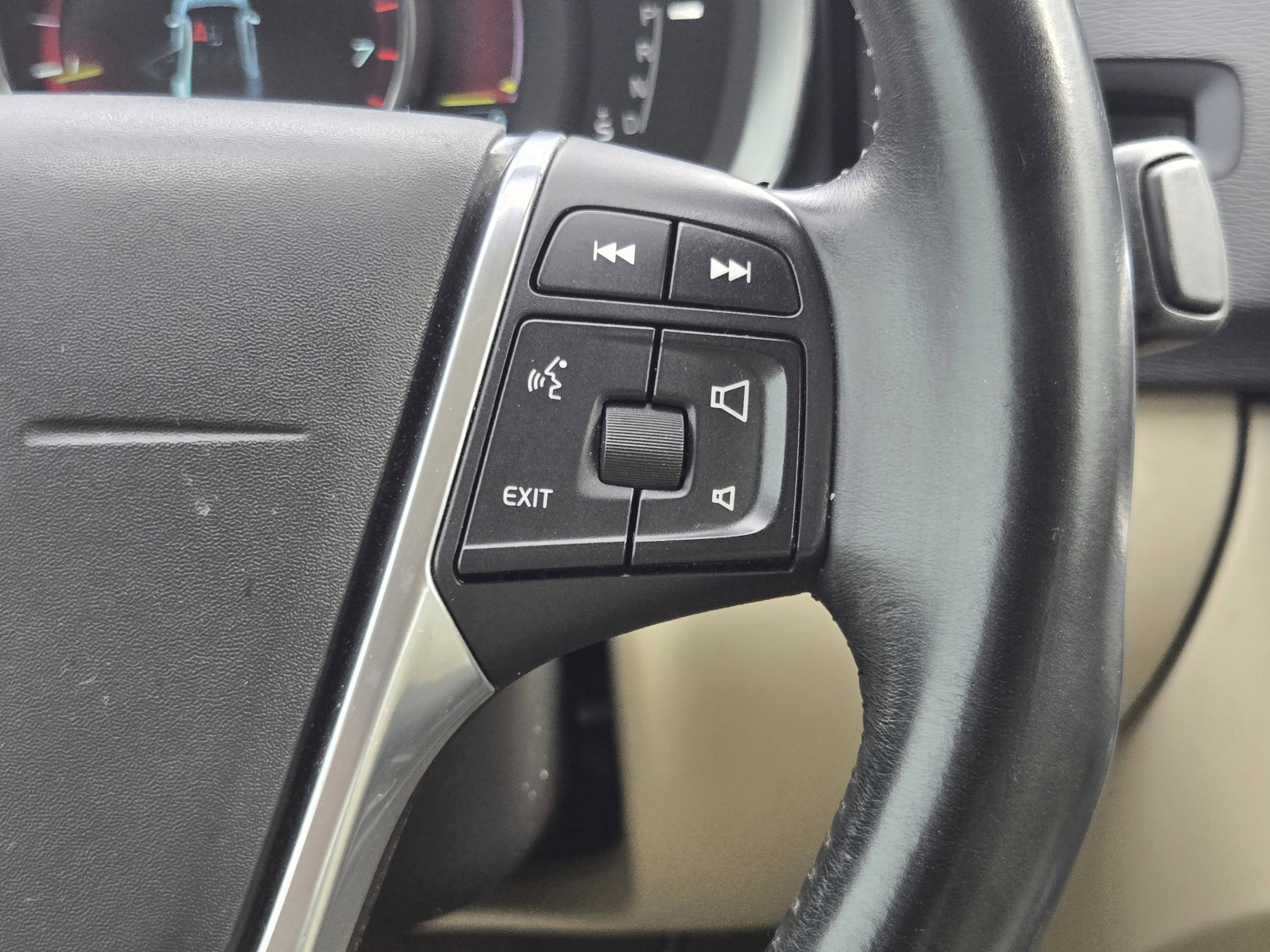 Used 2015 Volvo S60 T5 Platinum image 25