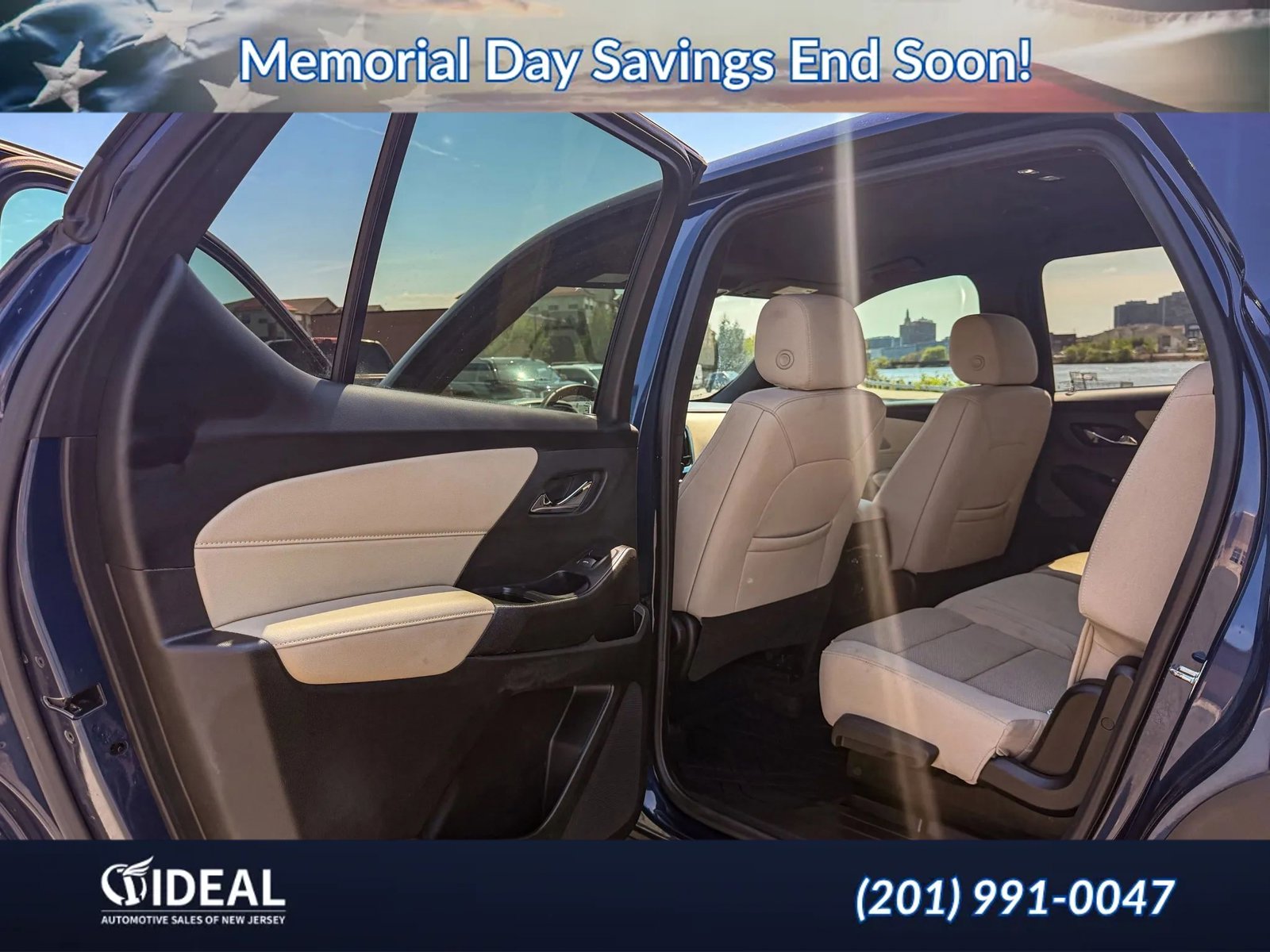 Used 2022 Chevrolet Traverse LS FWD image 13