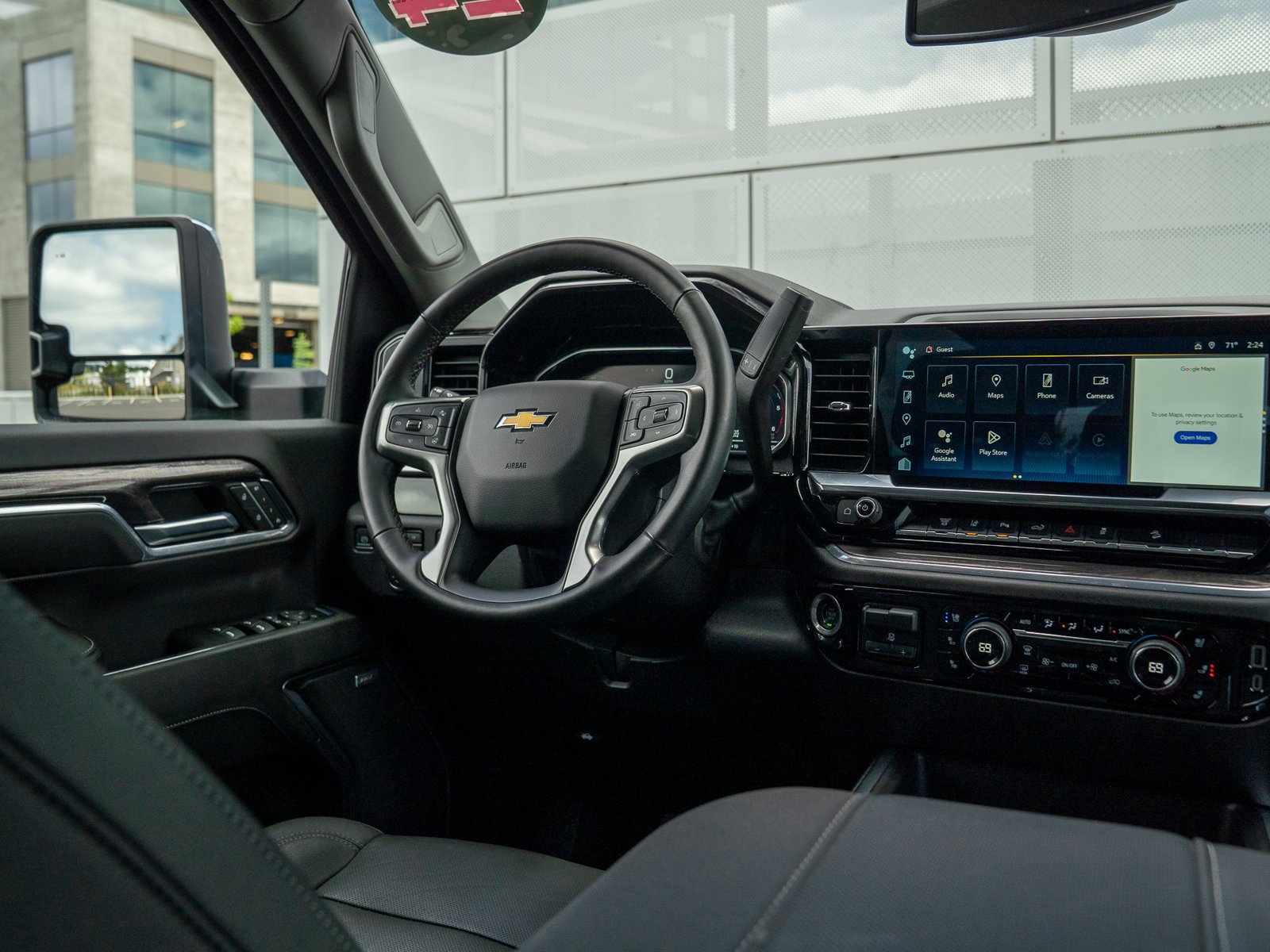 Used 2024 Chevrolet Silverado 3500 LTZ w/ LTZ Convenience Package AWD/4WD image 16