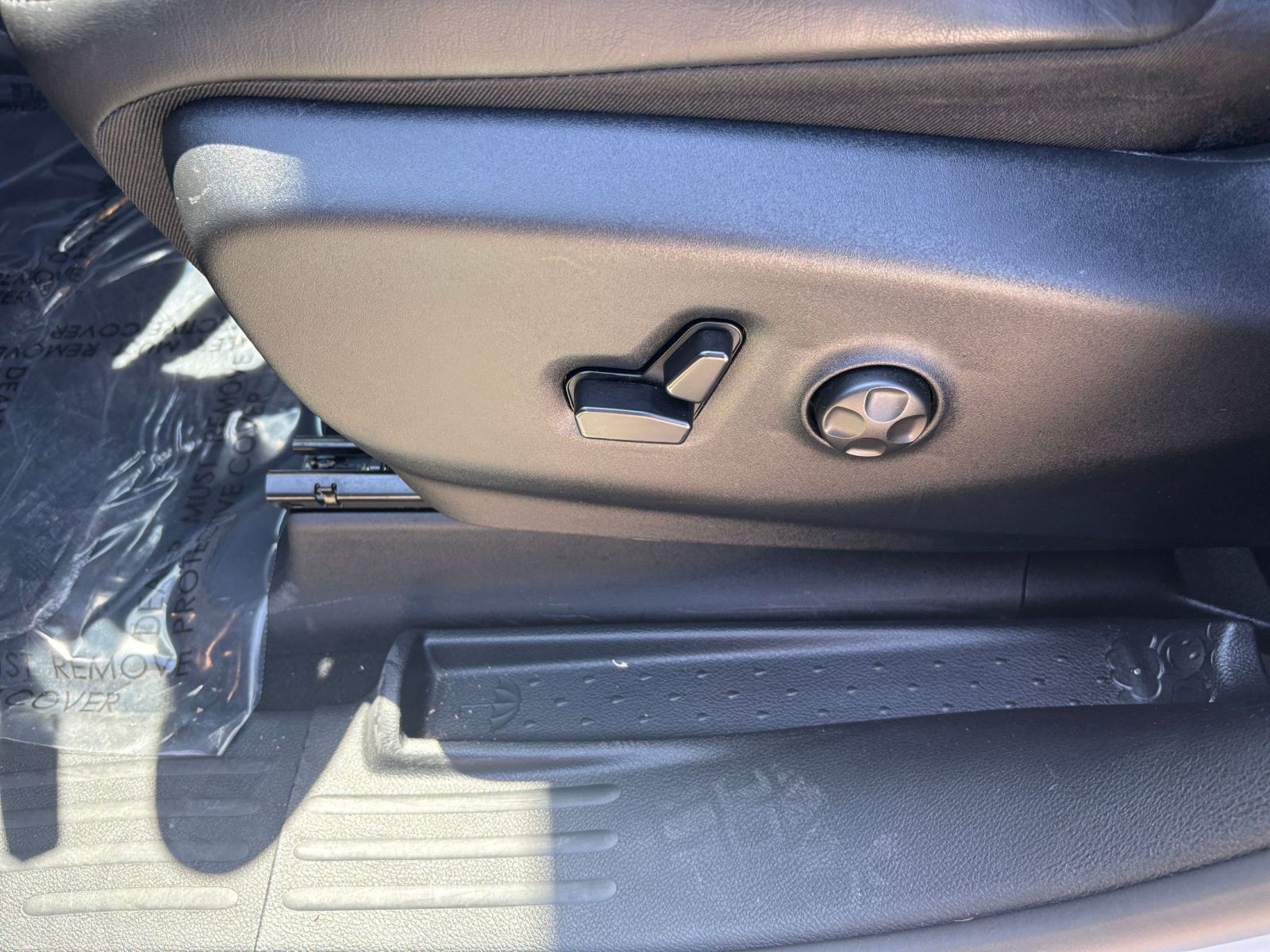 Used 2025 Chrysler Pacifica Limited FWD image 24