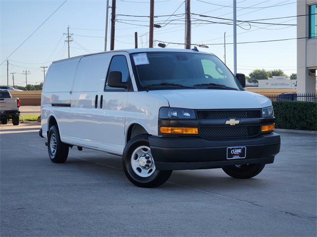 Used 2024 Chevrolet Express 3500 Extended w/ Driver Convenience Package RWD image 2