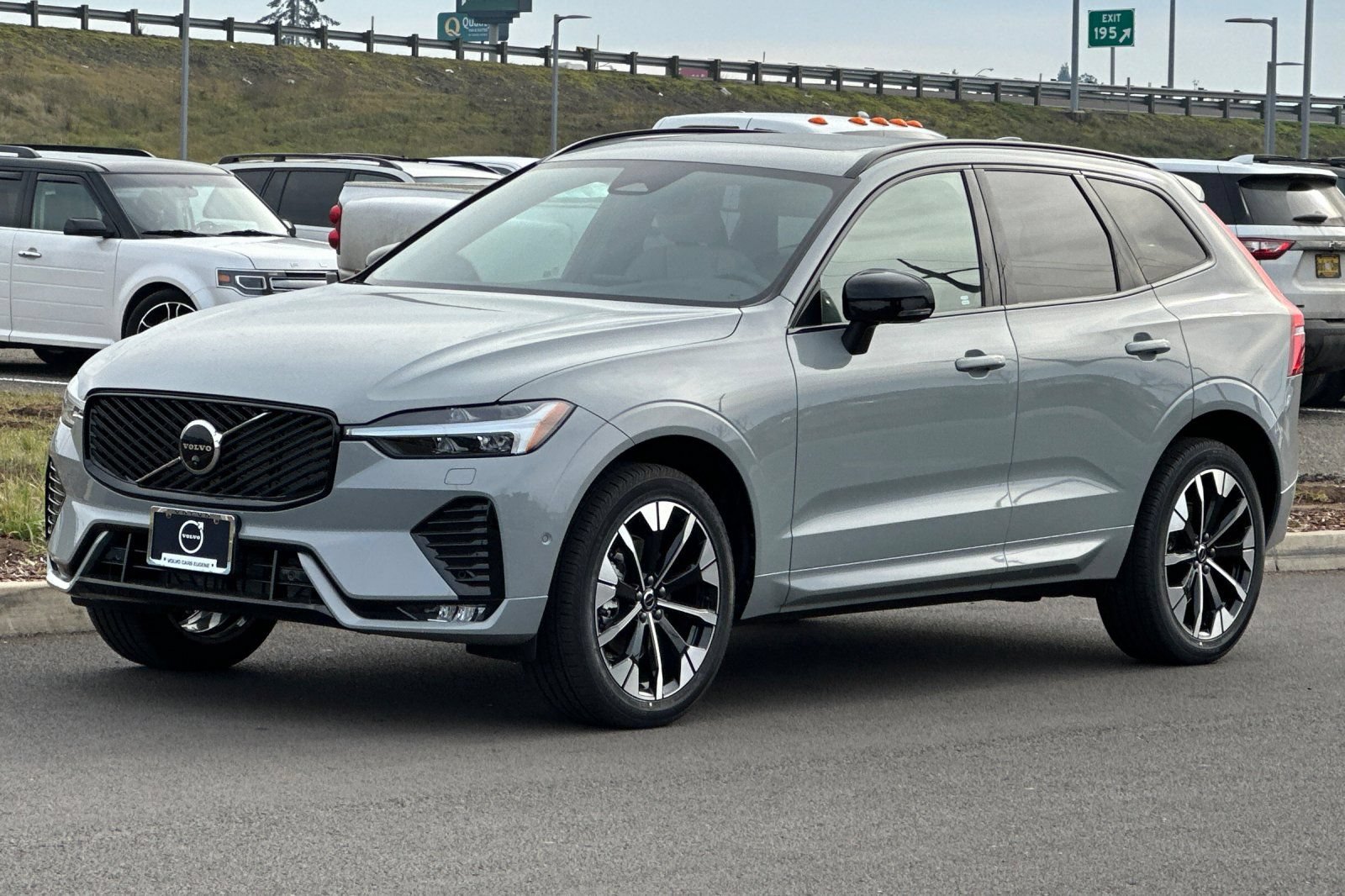 Used 2026 Volvo XC60 B5 Plus w/ Protection Package Premier AWD/4WD image 7