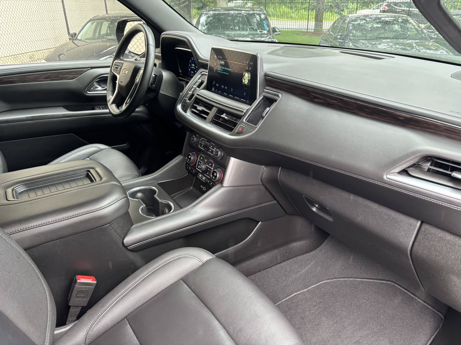 Used 2024 Chevrolet Suburban LT AWD/4WD image 9