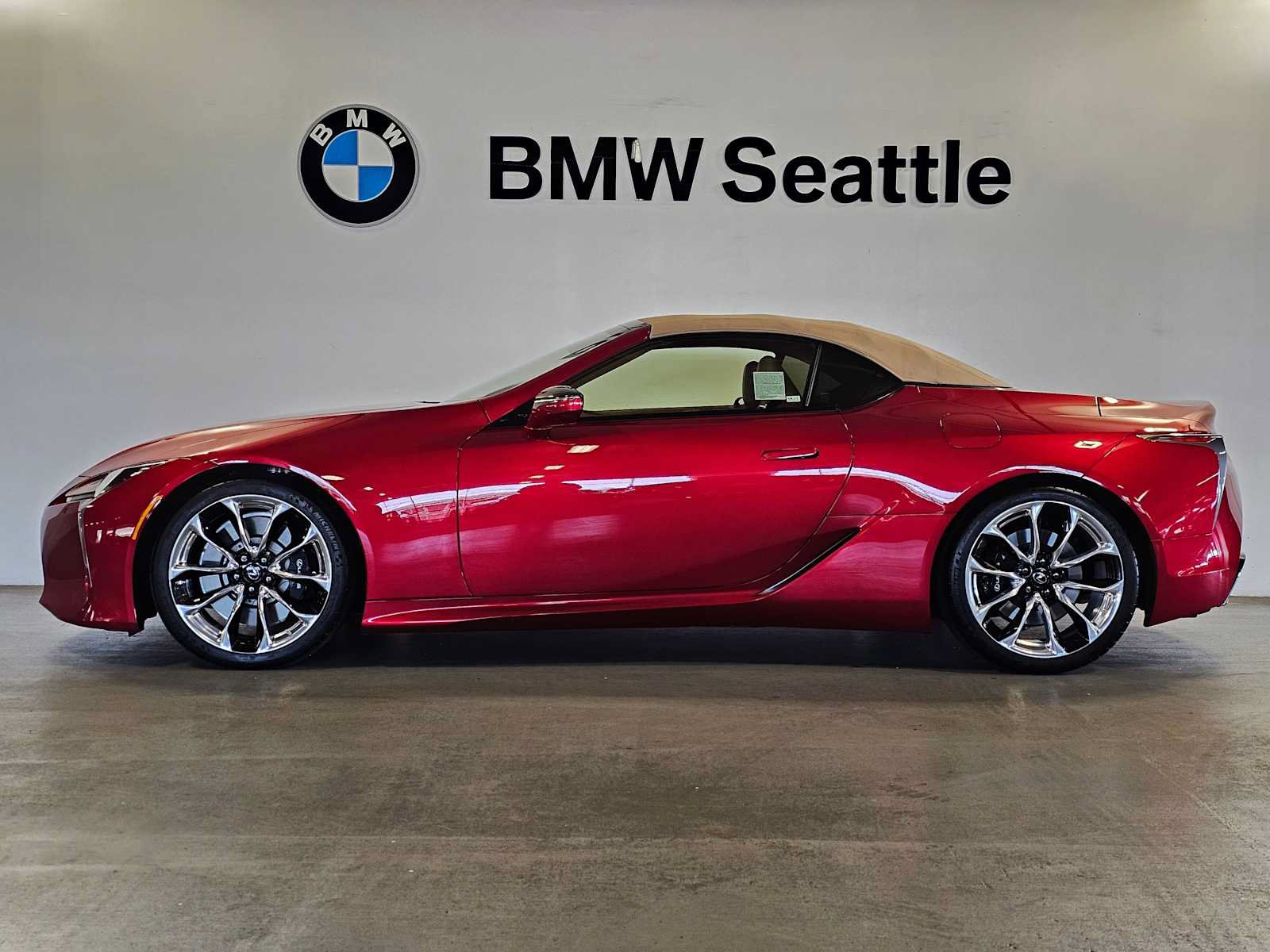 Used 2021 Lexus LC 500 Convertible w/ Touring Package RWD image 3