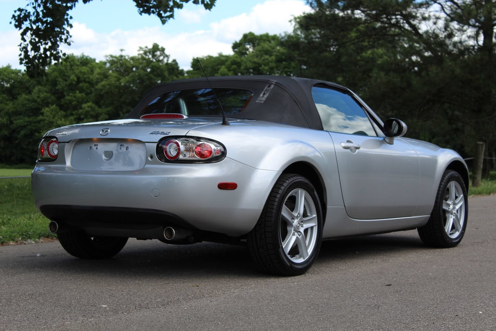 Used 2006 MAZDA MX-5 Miata Touring RWD image 7