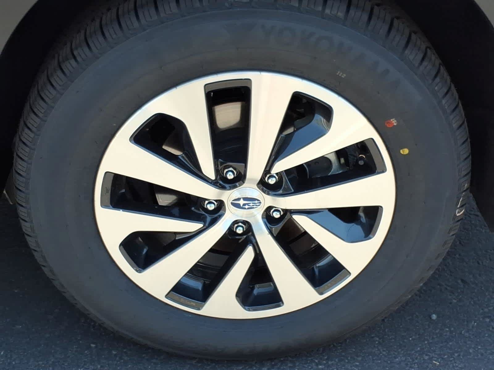 Used 2025 Subaru Outback Premium AWD/4WD image 12