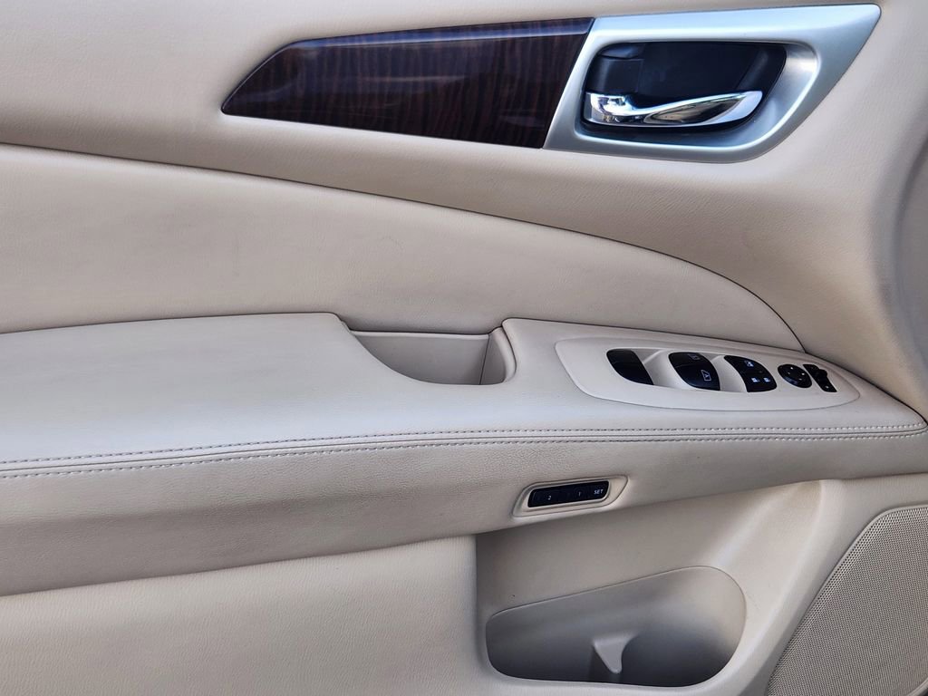 Used 2014 Nissan Pathfinder SL w/ SL Tech Package image 7