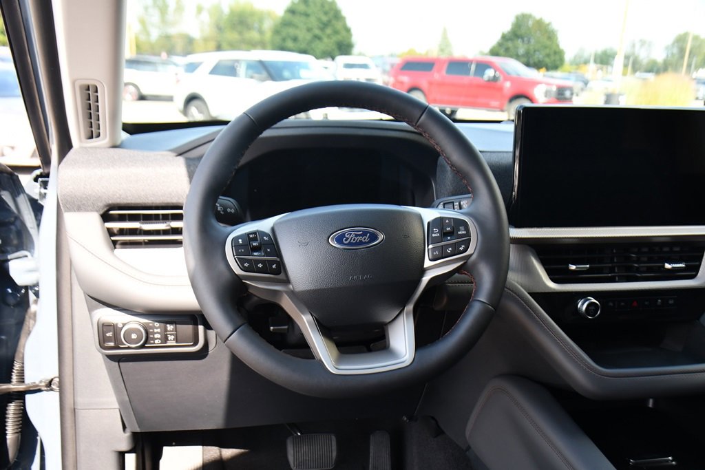 Used 2025 Ford Explorer Active w/ Active Comfort Package image 12