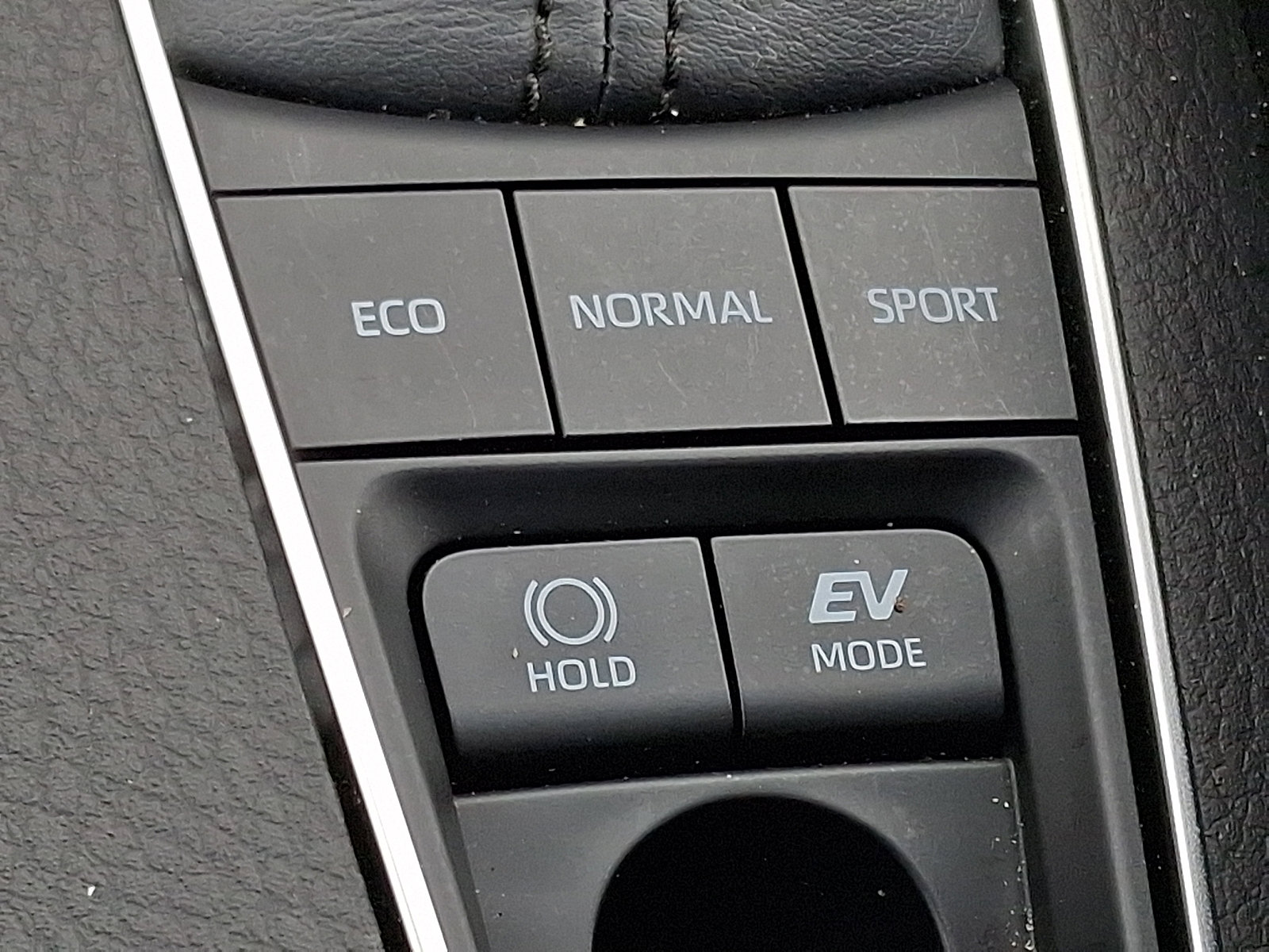 Certified 2021 Toyota Avalon XLE w/ Moonroof Package image 26