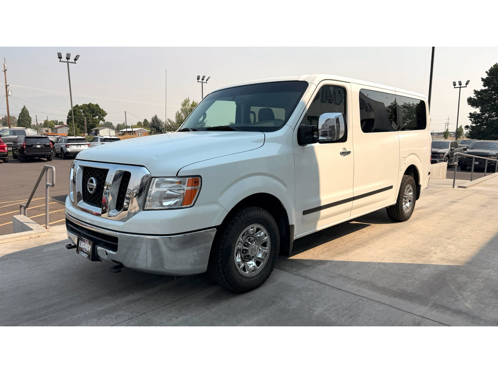 Used 2015 Nissan NV 3500 SV w/ Technology Package RWD image 3