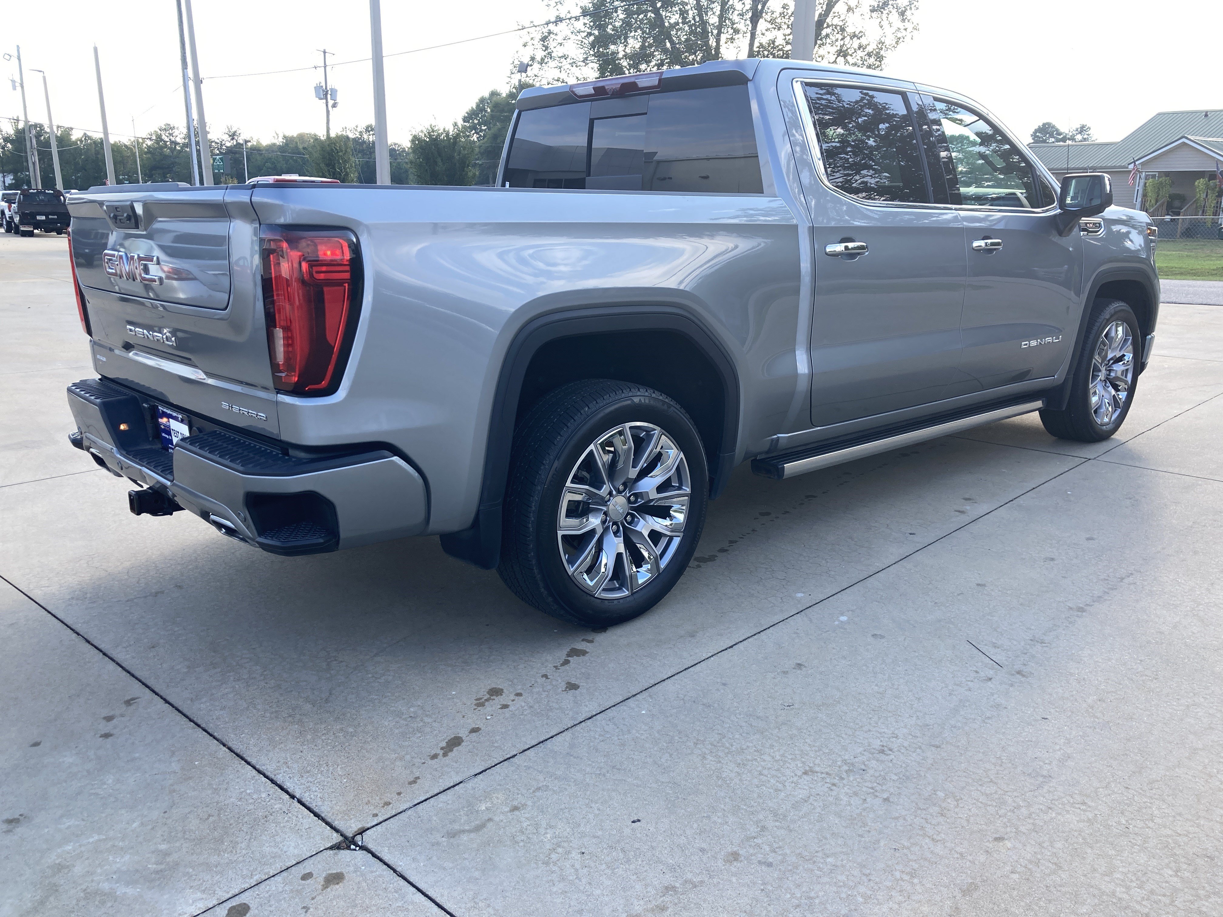 Used 2025 GMC Sierra 1500 Denali AWD/4WD image 6