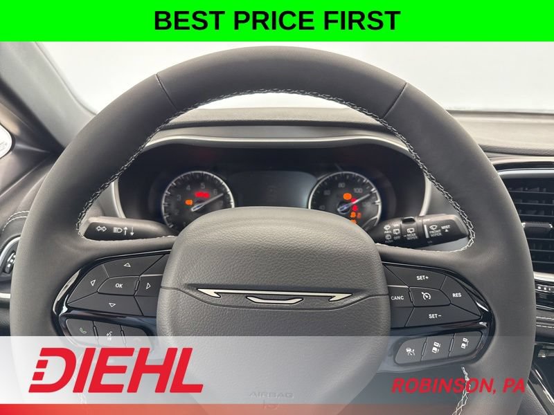 New 2027 Chrysler Pacifica Limited w/ Family Tech Group AWD/4WD image 28