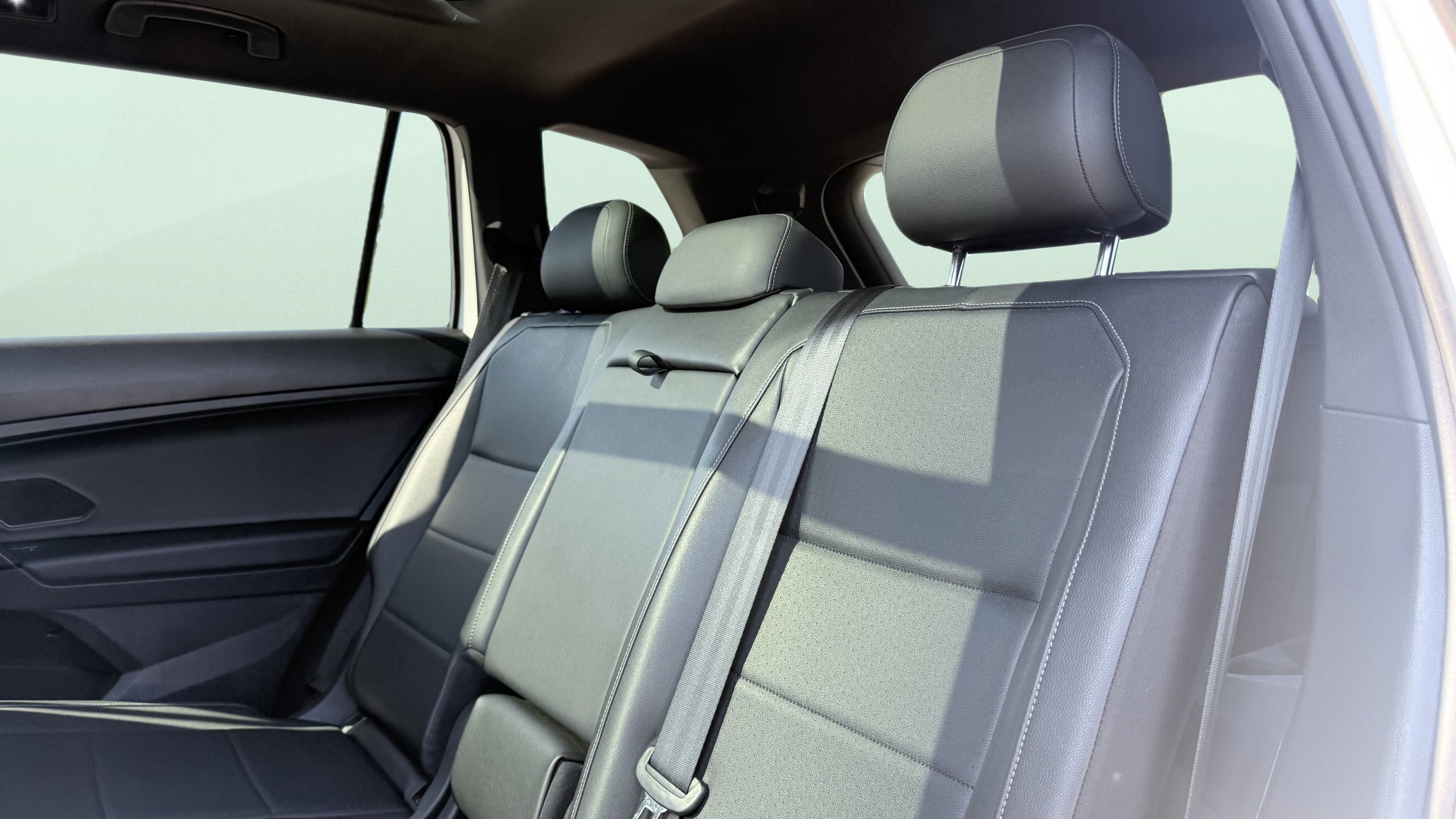 Used 2019 Volkswagen Tiguan SEL R-Line FWD image 39