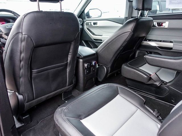 Used 2023 Ford Explorer XLT w/ Equipment Group 202A image 4