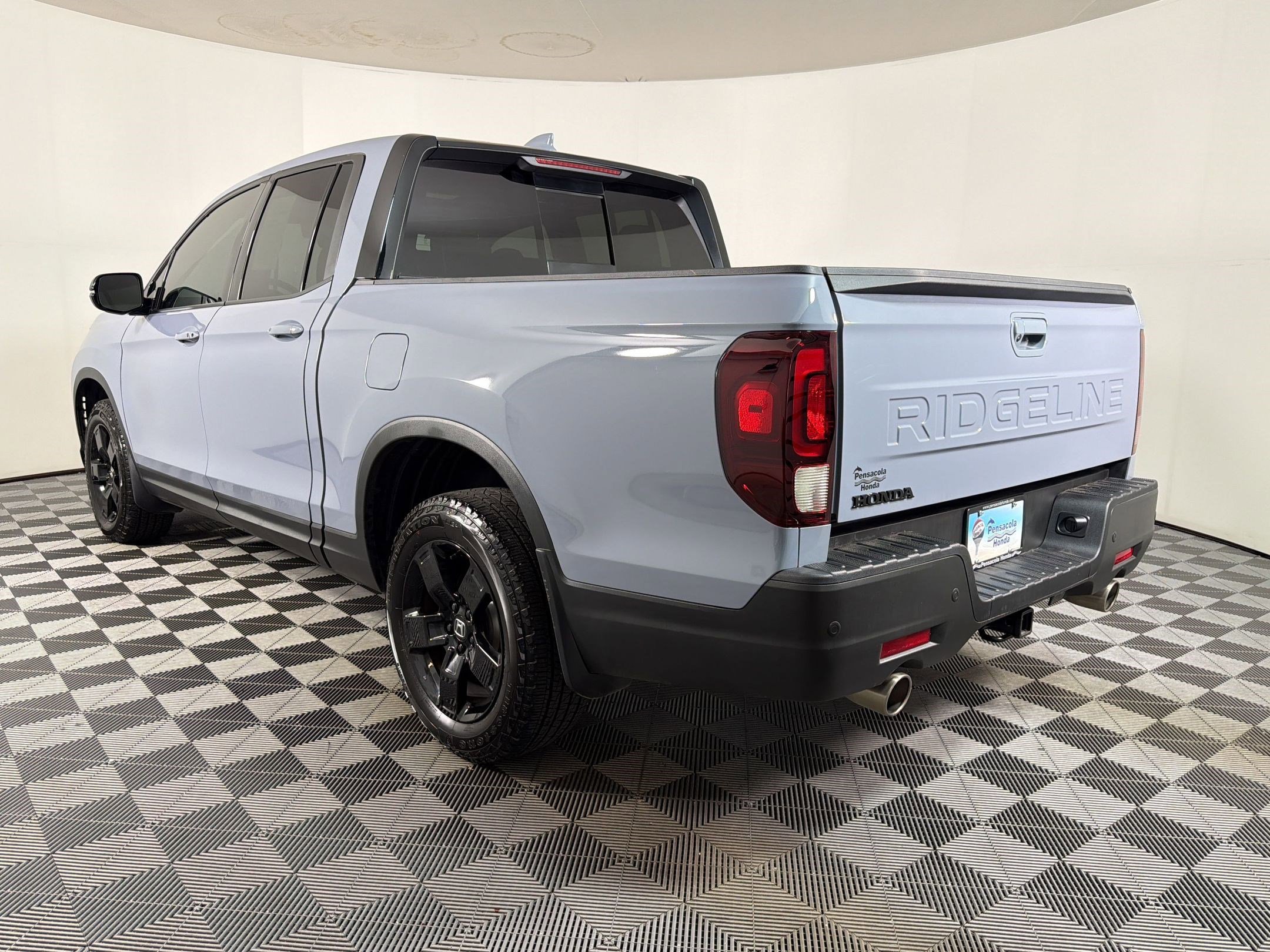 Used 2026 Honda Ridgeline Black Edition image 2