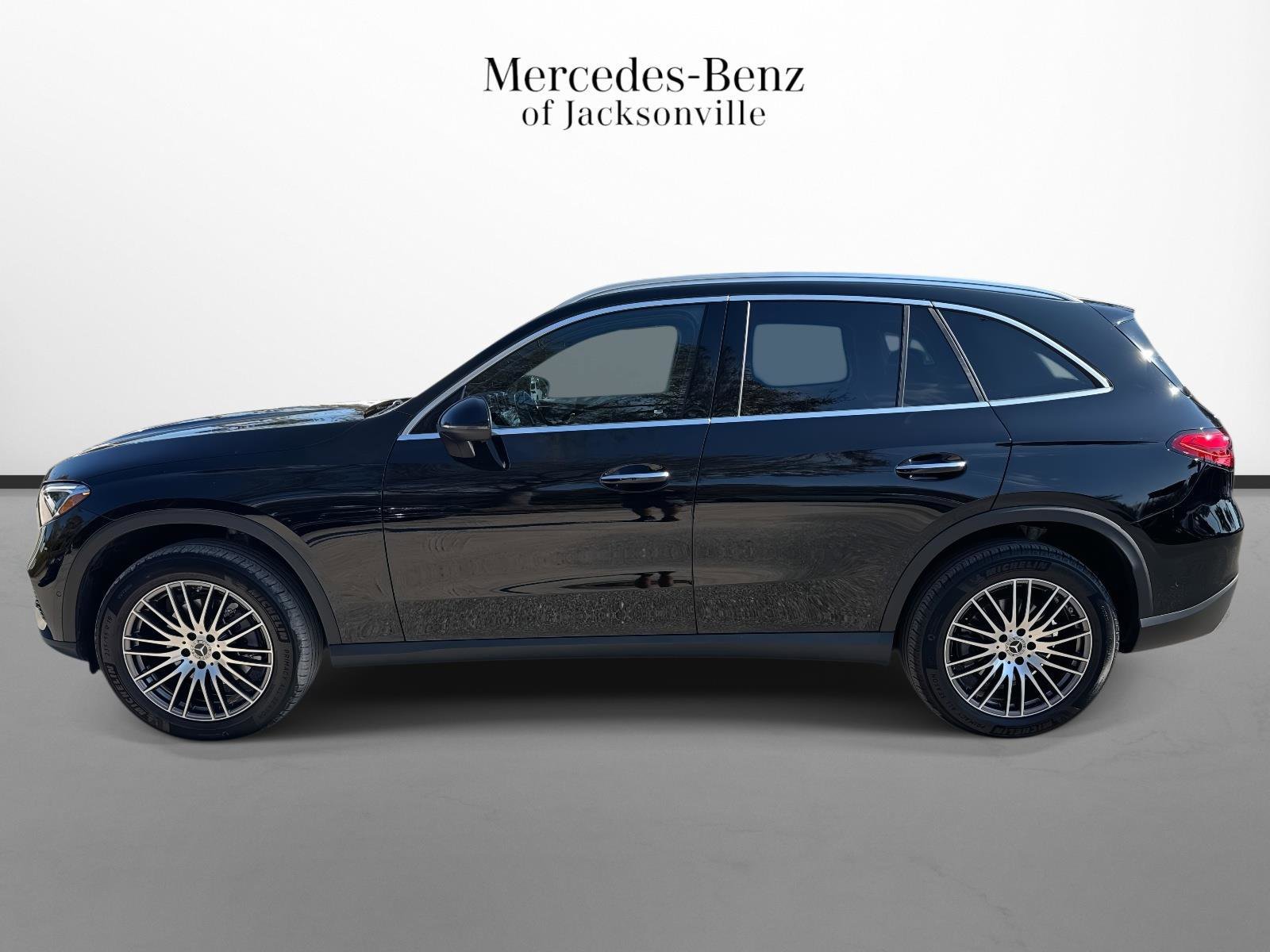 Certified 2025 Mercedes-Benz GLC 300 image 6