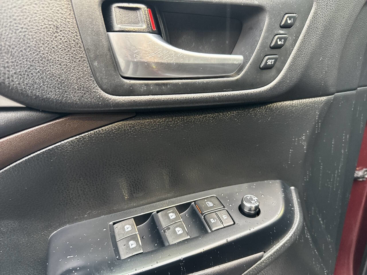 Used 2016 Toyota Highlander Limited w/ Four Season Floor Mat Package AWD/4WD image 32