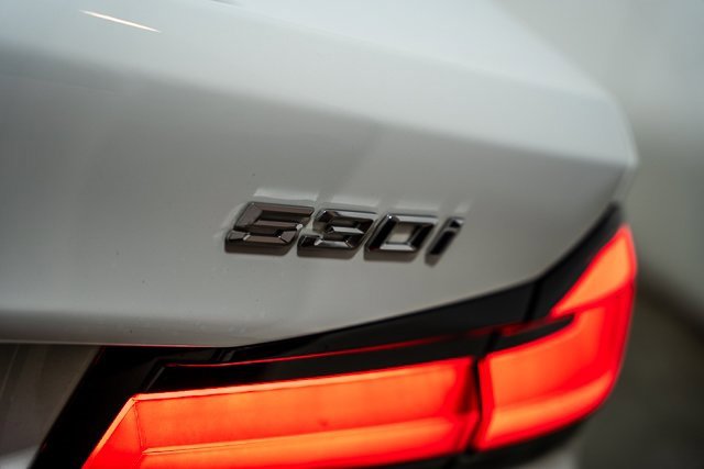 Used 2023 BMW 530i xDrive w/ Convenience Package image 31