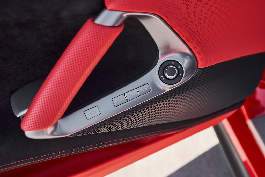 Used 2018 Ferrari 812 Superfast image 36