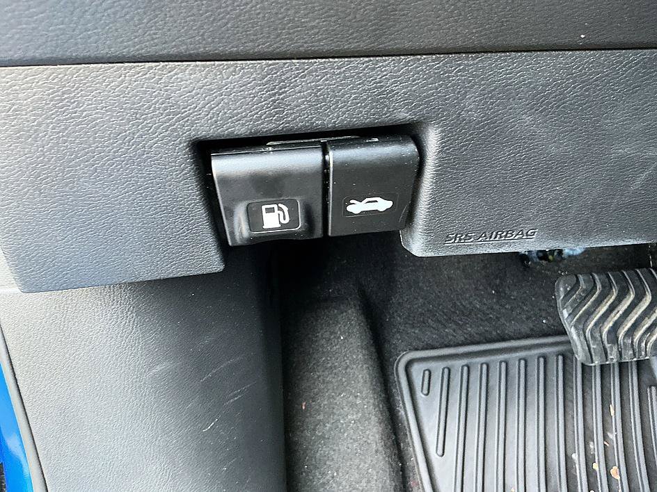 Certified 2025 Nissan Kicks Play S FWD image 14