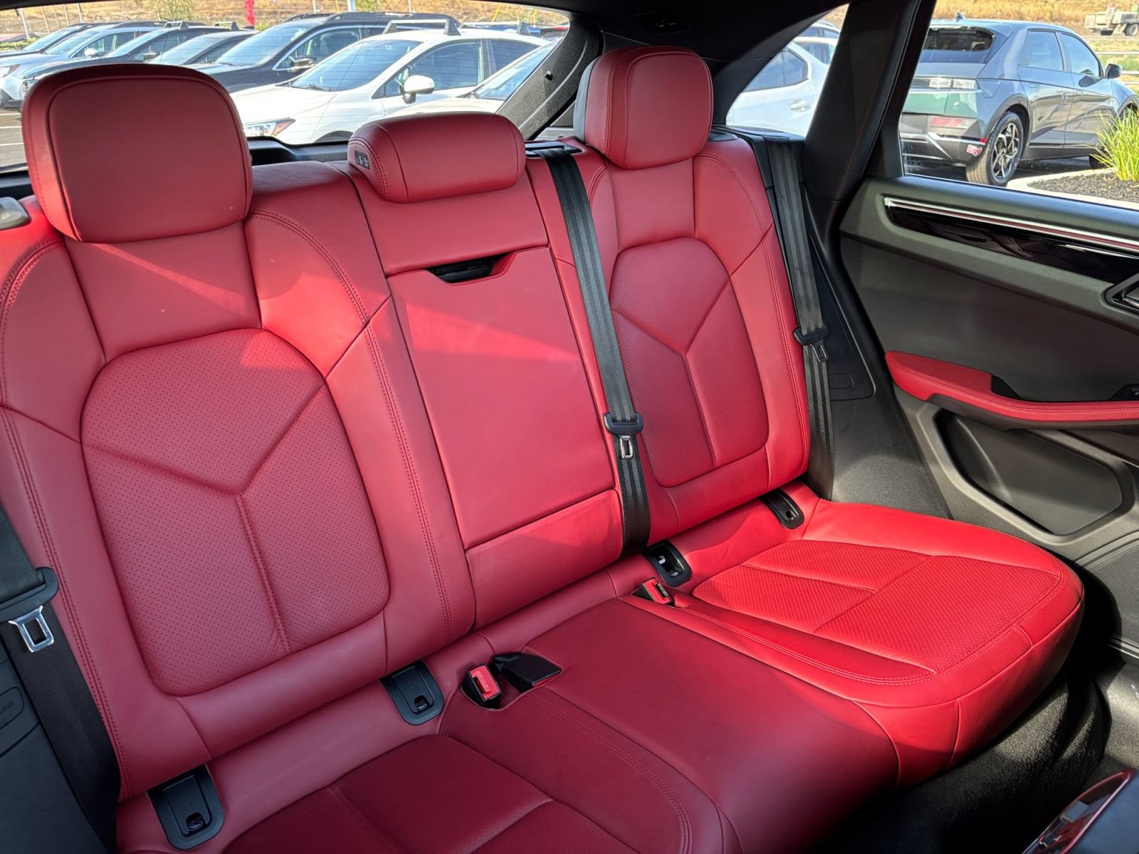 Used 2021 Porsche Macan AWD/4WD image 18
