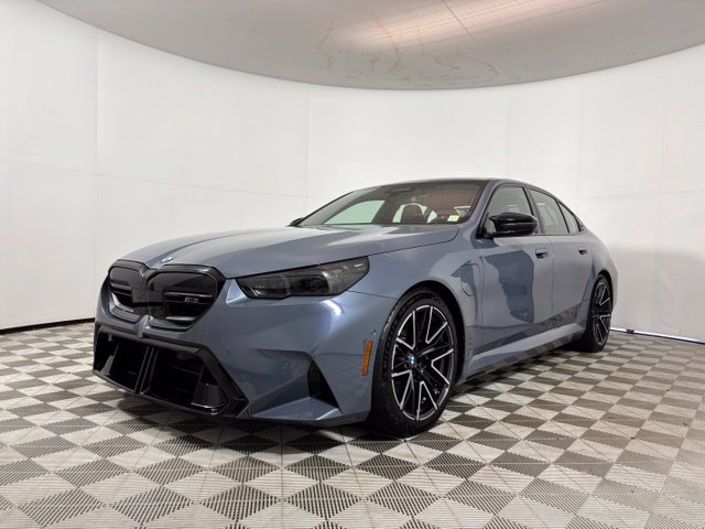 Used 2026 BMW M5 w/ Executive Package AWD/4WD image 3