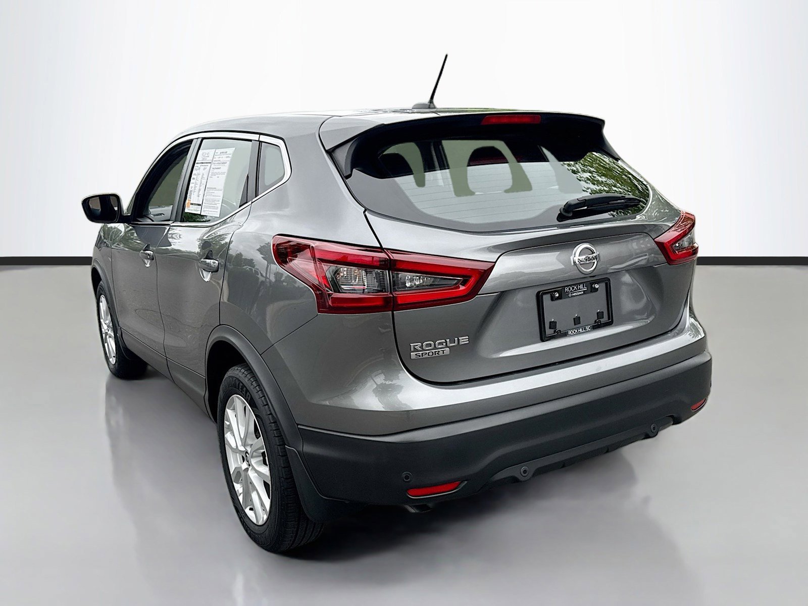 Used 2022 Nissan Rogue Sport S FWD image 5