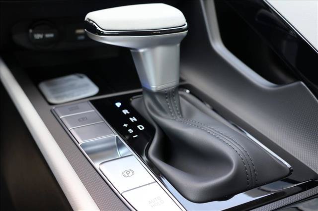 New 2026 Hyundai Elantra Limited FWD image 20