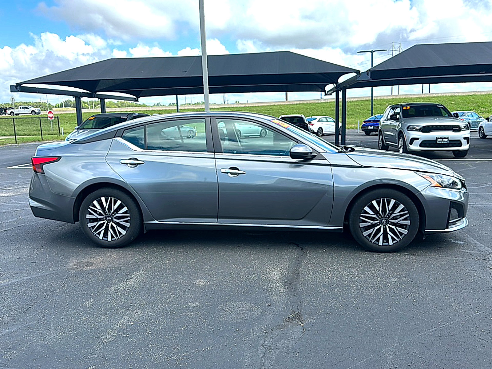 Used 2023 Nissan Altima 2.5 SV image 9