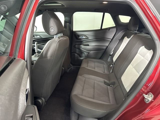 Used 2024 Chevrolet Trax RS w/ Sunroof Package image 32