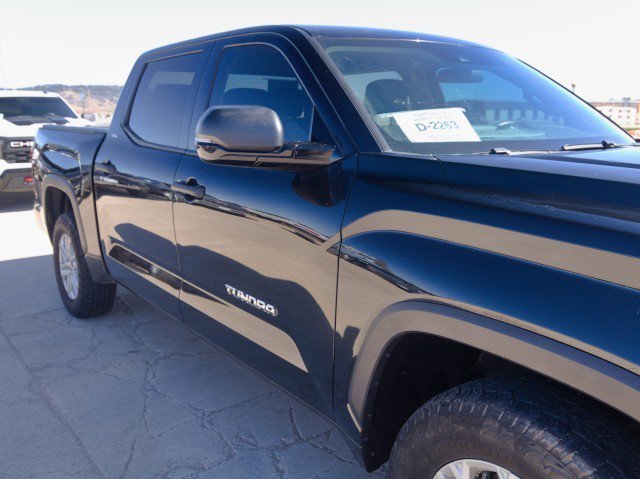 Used 2022 Toyota Tundra SR5 w/ SR5 Convenience Package AWD/4WD image 11