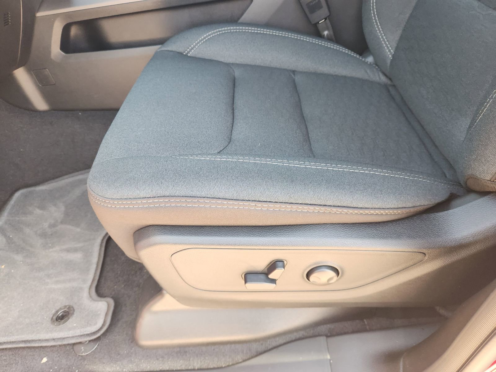 New 2026 RAM 1500 4x4 Crew Cab image 20