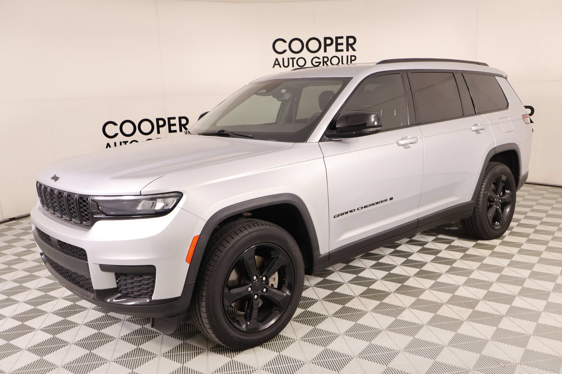 Used 2021 Jeep Grand Cherokee L Laredo AWD/4WD image 10
