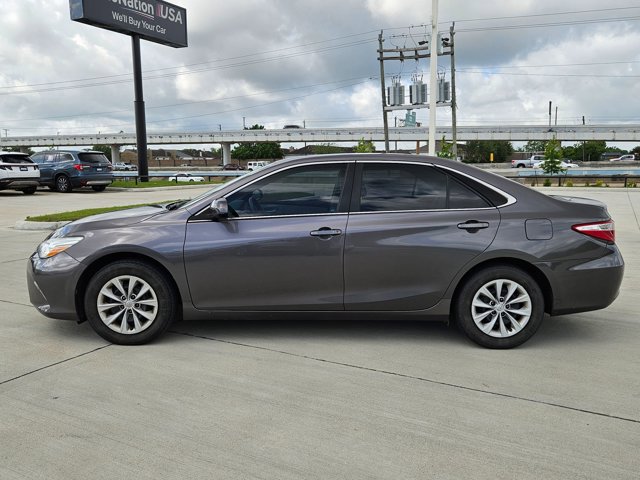 Used 2015 Toyota Camry LE FWD image 8